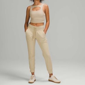 Lululemon ready to rulu jogger in beige size 2